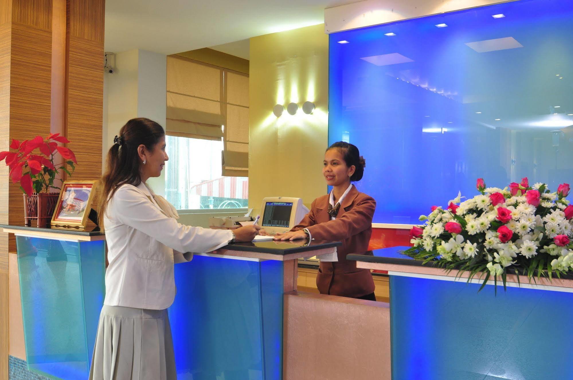 Bp Grand Suite Hotel Hat Yai Extérieur photo